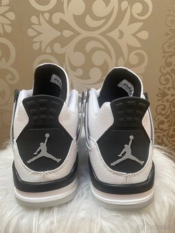 Air Jordan 4 - 7