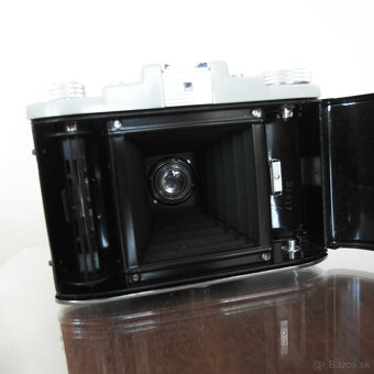 Starý fotoaparát Kodak 66 - 7