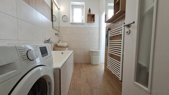 Trnávka, rodinný dom s krásnou záhradou, garáž, pivnica - 7
