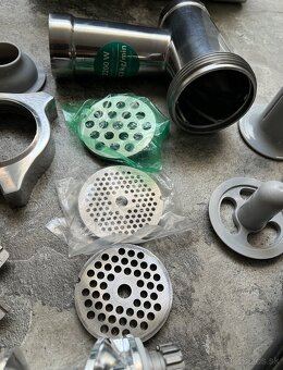 Mlynček na mäso Bosch MFW68660 2200W - 7