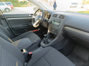 Predám VW Golf VI Variant 1.6 TDI - 7
