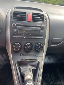Toyota Auris 1,33 Vvt-i r.v.2010, 2x kolá - 7