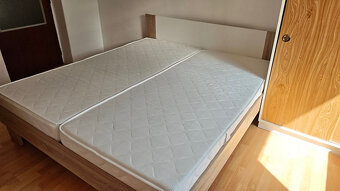 Manželská posteľ - 7