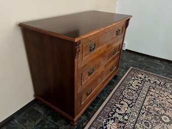 Elegantná, vysokokvalitná komoda - 7