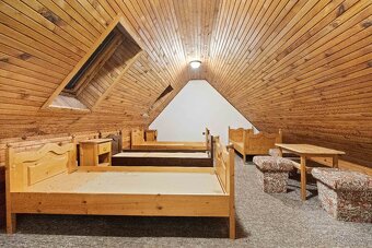 NA PREDAJ – REŠTAURÁCIA S UBYTOVANÍM V HOLÍČI - 7