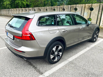 99tis.km Volvo V60 CROSS COUNTRY AWD A/T 2.0l 145KW - 7