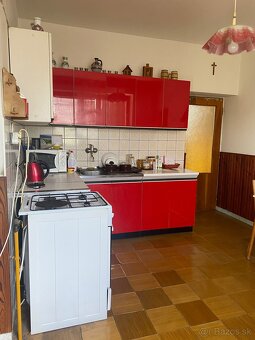 Ponúkam na predaj 5 izb, rodinný dom v obci Kocurice. - 7