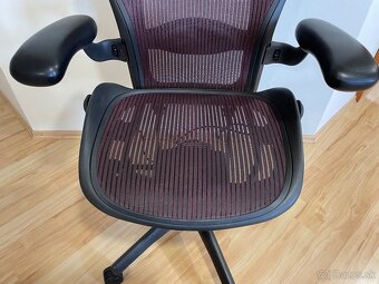 Herman Miller Aeron - veľkosť B - 7