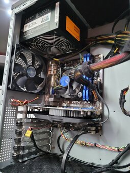 Intel pentium 3,20GHZ, 8 GB RAM, RADEON RX 550, SSD 250GB - 7
