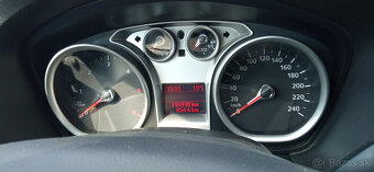 Predám Ford Fokus Combi 1.6 Diesel - 7