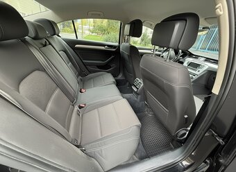VW Passat (2015) 2.0 TDI DSG SEDAN Comfortline - 7