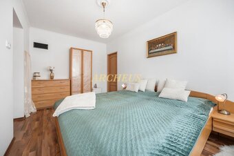 NA PREDAJ RODINNÝ DOM S PRÍSTAVBOU MALACKY, HVIEZDOSLAVOVA - 7