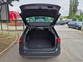 Predám Volkswagen Passat Variant 2.0 BiTDI 240k BMT Highlin - 7