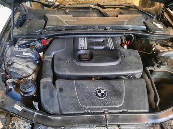 Rozpredam BMW E61 530D. modra farba oriental blau. - 7