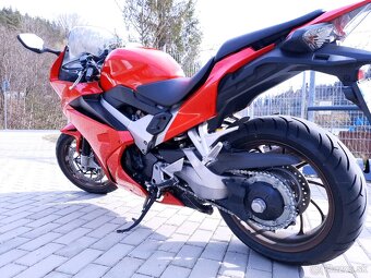 Honda VFR800f - 7
