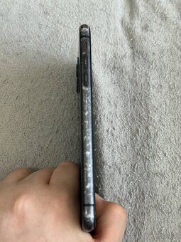 Predám Apple iPhone 11 64GB Black Známky používania na ráme - 7