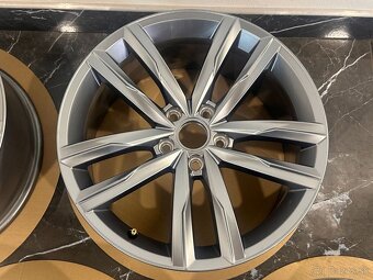 original alu vw passat r18 Dartford 3G0601025K - 7