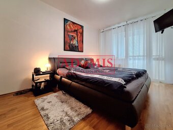 Predáme veľký 4izbový byt 94m2,Húskova ul.KVP,2x loggia,2x k - 7