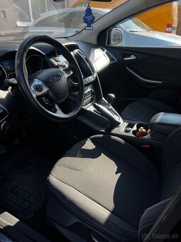 FORD FOCUS SEDAN - 7