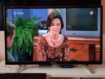 Predám LED TV Thomson 40FB3103 Full HD - 7