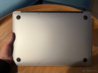 Apple MacBook Air 13-inch - 7