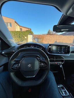 Peugeot e2008, E-2008, r.v. 05/2022, naj. 21 000 km - 7