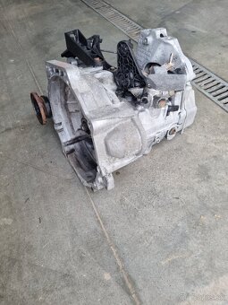 Rozpredam Touran 1.6 tdi - 7
