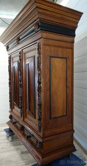 Skriňa starožitná – renesančná ( 248 ) . - 7