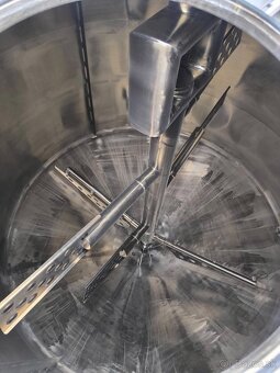 Nerezová nádrž - 7