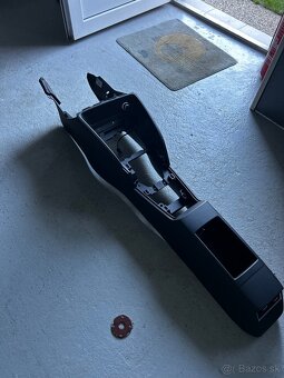 Predám zadné sedačky a dverové panely - 7