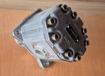 Predám hydraulické čerpadlo ZL-HYDRAL-WROCLAW PZ2-KP225 - 7