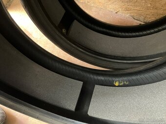 Pirelli 235/35 R20 letné - TESLA - 7