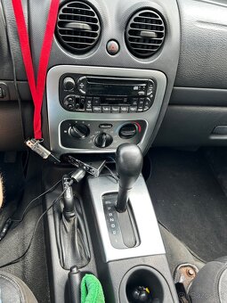 Jeep Cherokee 2.8 CRDi - 7