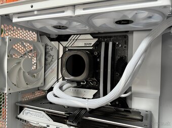 i9 14900KF\32GB\RTX 4070\SSD\8500W Zdroj - 7