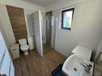 Zrekonštruovaný dom s 3 bytovými jednotkami v Ludrovej - 7