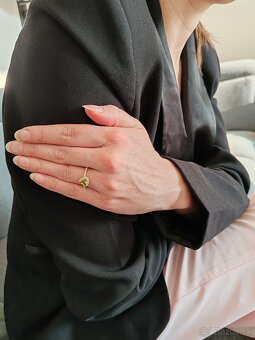 14k Zlatý prsteň s prírodným žltozeleným Peridotom a Zafírmi - 7