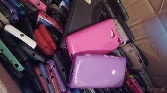 Približne 600ks puzdier na mobilné telefóny - 7