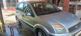 Ford Fusion - 7