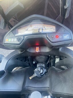 Predam Hondu VFR 800 Crossrunner - 7