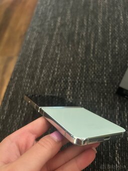 Samsung Galaxy Z Flip5 - 7