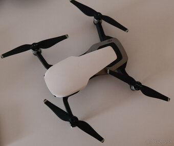 Dron DJI Mavic Air, fly more Combo - 7