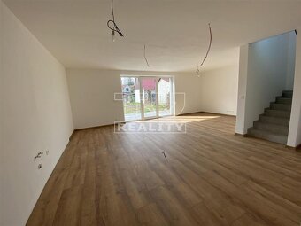 Moderný a priestraný 4-izbový dom (114 m2) na pozemku... - 7