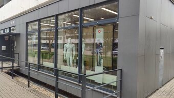 Lukratívny veľkometrážny obchodný priestor na predaj – inves - 7