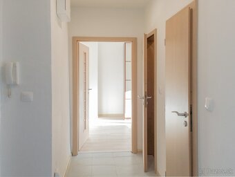 Príjemný 2i byt s balkónom na Štrkovci - 7