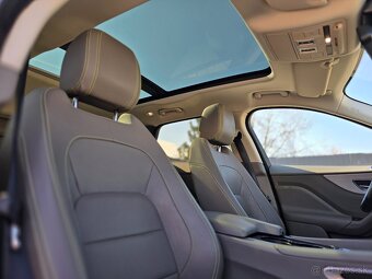 Jaguar F-Pace 20d R-SPORT AWD automat 8st - 7