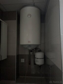 Predám dom s veľkou záhradou - 7