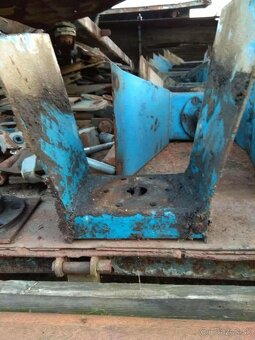 Hydraulické piesty  vlecka príves - 7