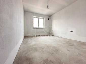SLNEČNÝ 4 IZBOVÝ BUNGALOV S GARÁŽOU, TERASOU A POZEMKOM... - 7