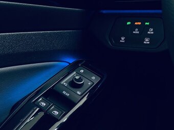 Volkswagen ID.4 Pro Performance 150 kW sivá 77KWh, DPH - 7