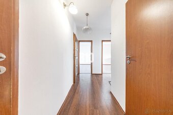 PRIESTRANNÝ 2 IZBOVÝ BYT VO VYHĽADÁVANEJ LOKALITE NA SEVERE  - 7